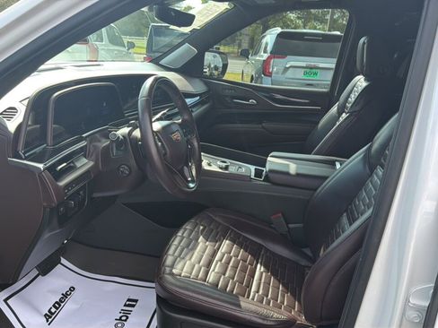 Used 2023 Cadillac Escalade ESV Sport Platinum w/ LPO, ONYX Package image 16