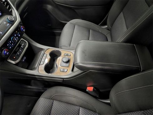 Used 2022 GMC Acadia SLE w/ Driver Convenience Package image 22