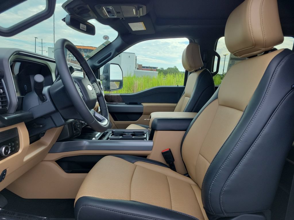 New 2026 Ford F250 Lariat w/ Black Appearance Package AWD/4WD image 13
