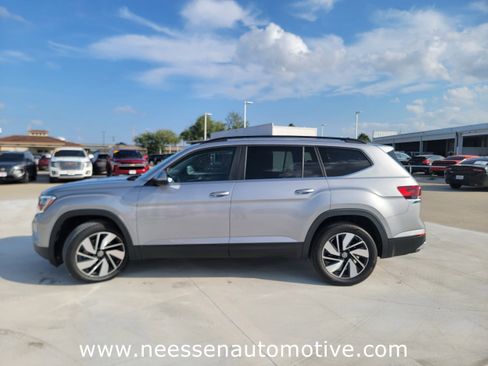 Used 2024 Volkswagen Atlas SE image 4