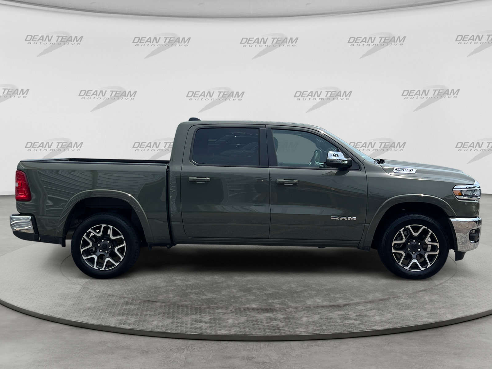 Used 2026 RAM 1500 Laramie AWD/4WD image 8