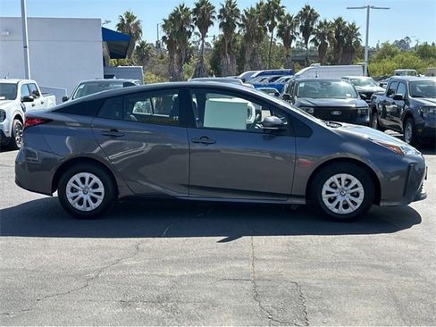 Used 2022 Toyota Prius L Eco image 41