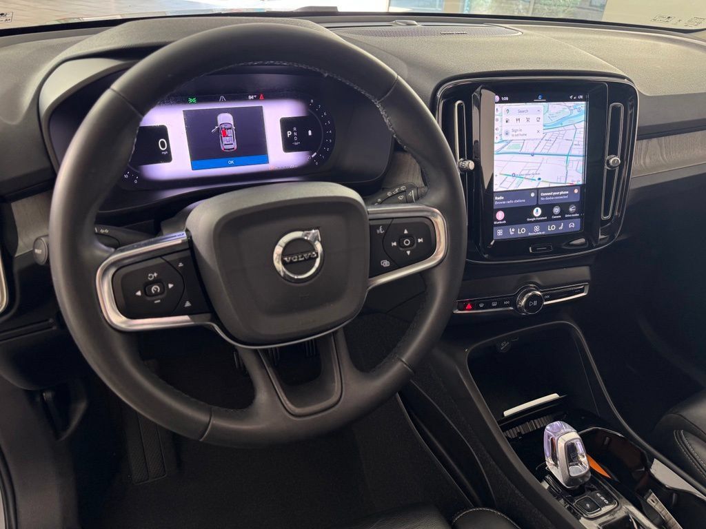 Certified 2024 Volvo XC40 B5 Plus w/ Protection Package Premier AWD/4WD image 21