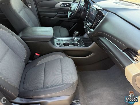 Used 2020 Chevrolet Traverse LT FWD image 33