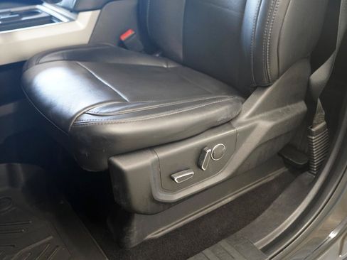 Used 2019 Ford F250 Lariat w/ Lariat Ultimate Package AWD/4WD image 28