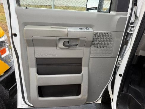 Used 2019 Ford E-350 and Econoline 350 Super Duty w/ Power Windows & Locks Group image 22
