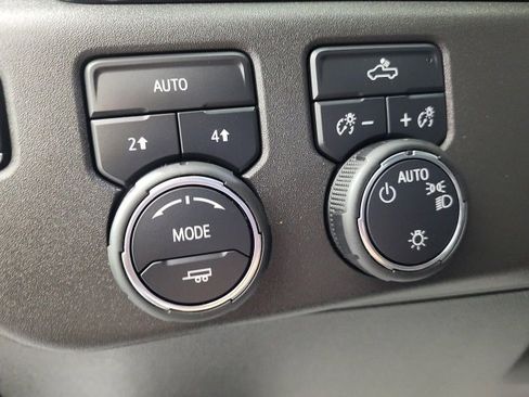 Used 2025 Chevrolet Silverado 1500 LT image 17