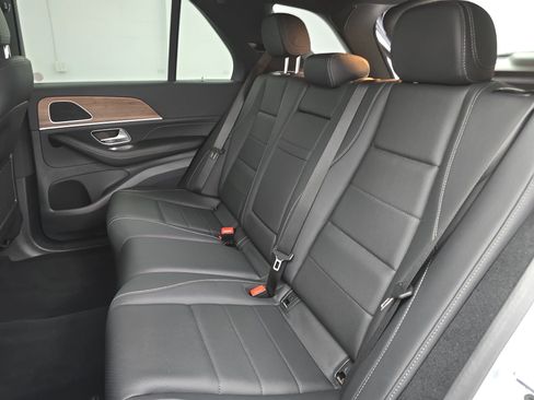 Used 2025 Mercedes-Benz GLE 450 4MATIC image 14