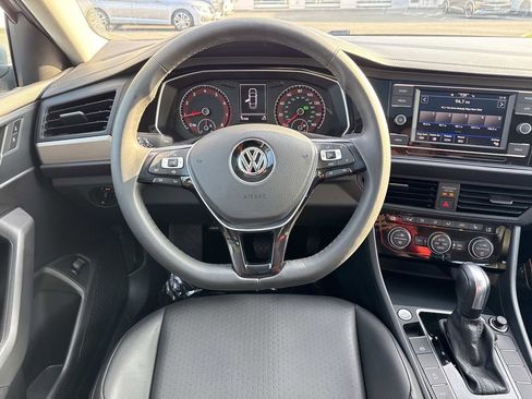 Used 2020 Volkswagen Jetta SE w/ SE Cold Weather Package FWD image 10
