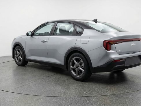 Used 2025 Kia K4 LXS image 6