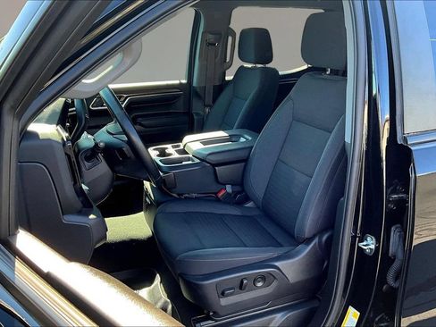 Used 2023 Chevrolet Silverado 1500 LT AWD/4WD image 19