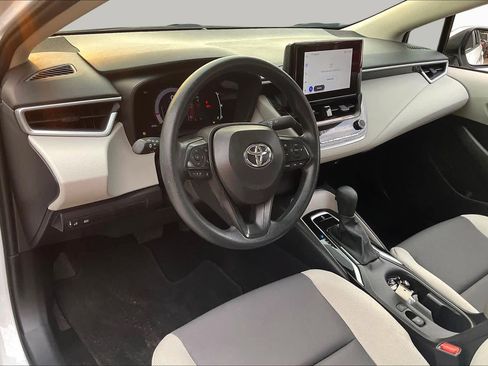 Used 2026 Toyota Corolla LE FWD image 17