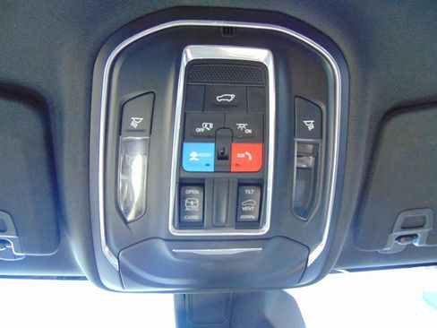 Used 2023 Jeep Grand Cherokee Altitude image 30
