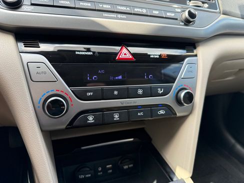 Used 2018 Hyundai Elantra Value Edition FWD image 31