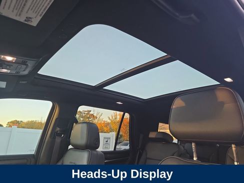 Used 2022 GMC Yukon Denali w/ Denali Premium Package image 15