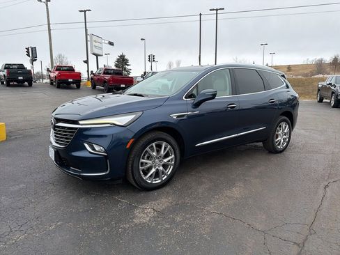 Used 2023 Buick Enclave Essence w/ Experience Buick Package image 7