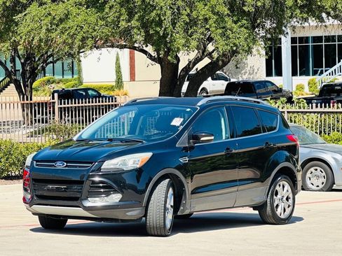 Used 2014 Ford Escape Titanium w/ Equipment Group 401A FWD image 3