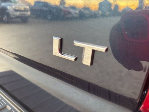 Used 2022 Chevrolet Silverado 2500 LT w/ Convenience Package image 36