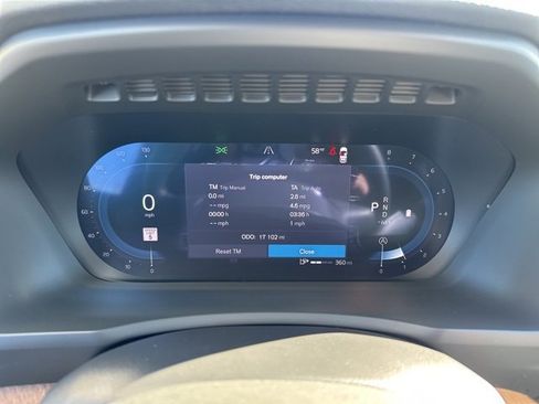 Certified 2025 Volvo XC90 B6 Plus image 27