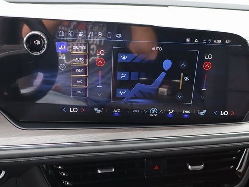 New 2025 Chevrolet Suburban LT w/ Advanced Technology Package image 11