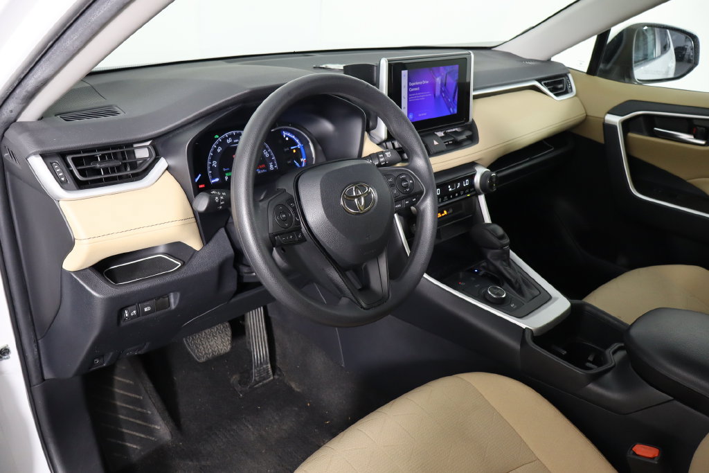 Used 2023 Toyota RAV4 XLE AWD/4WD image 25