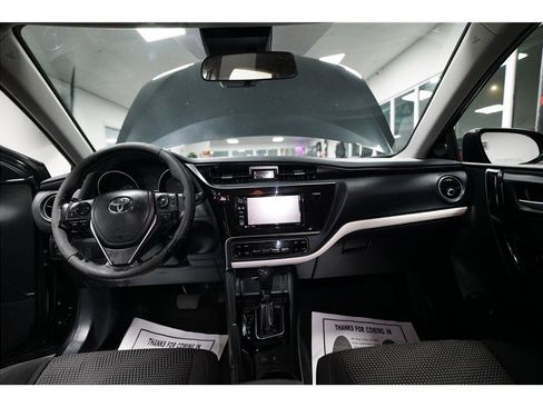Used 2017 Toyota Corolla iM image 13