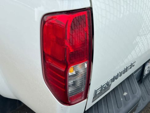 Used 2019 Nissan Frontier SV image 15