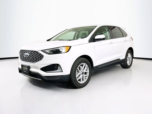 Used 2024 Ford Edge SEL image 3