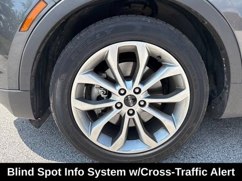 Used 2018 Lincoln MKC Select w/ Select Plus Package FWD image 11