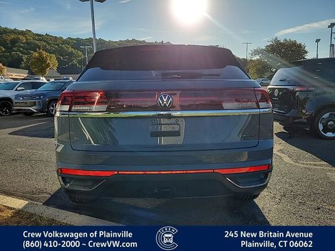 New 2026 Volkswagen Atlas Cross Sport SE image 12