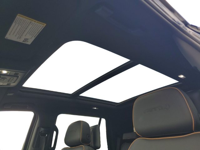 Used 2021 GMC Yukon AT4 w/ AT4 Premium Package AWD/4WD image 11