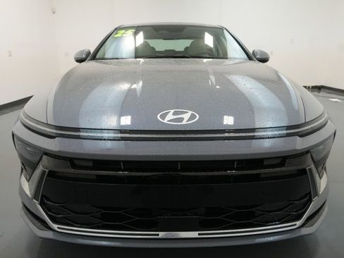 New 2025 Hyundai Sonata SEL image 3