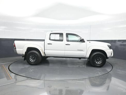 Used 2012 Toyota Tacoma 4x4 Double Cab w/ SR5 Pkg image 8