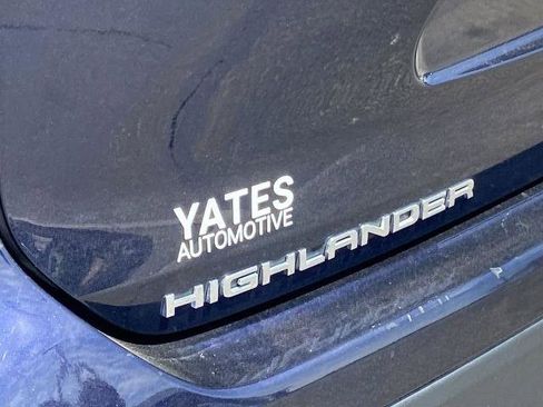 Used 2023 Toyota Highlander XLE FWD image 28