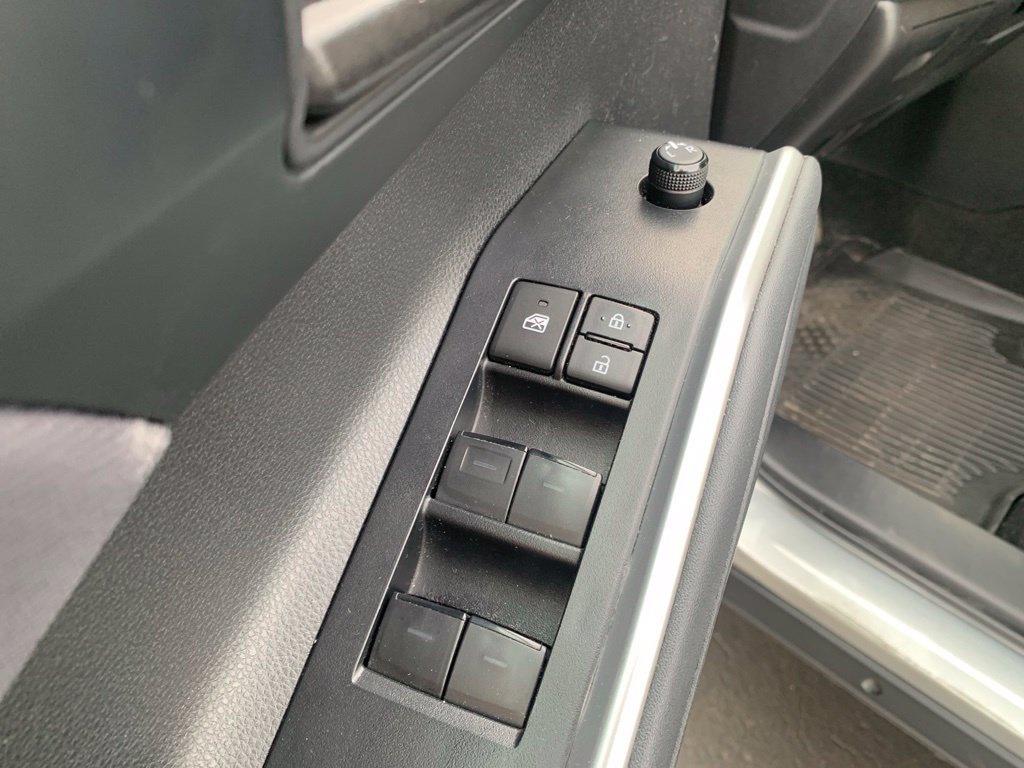 Used 2023 Toyota Highlander LE FWD image 36
