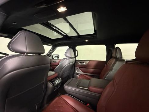 Used 2025 INFINITI QX80 Autograph w/ Autograph Exterior Package AWD/4WD image 33