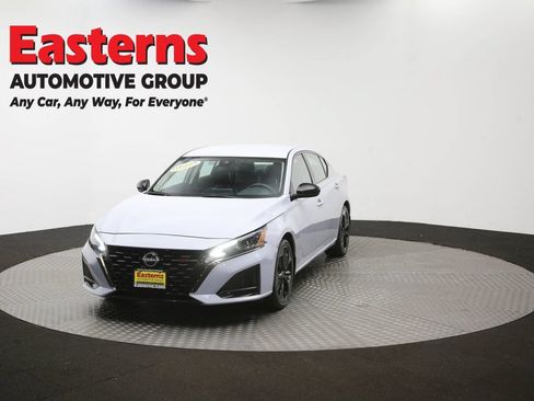 Used 2023 Nissan Altima 2.5 SR FWD image 57