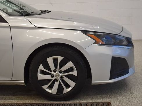 Used 2023 Nissan Altima 2.5 S FWD image 13