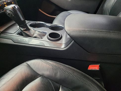 Used 2018 Ford Explorer XLT w/ Equipment Group 202A FWD image 26