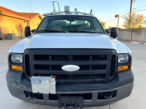 Used 2006 Ford F350 2WD Regular Cab Super Duty image 3