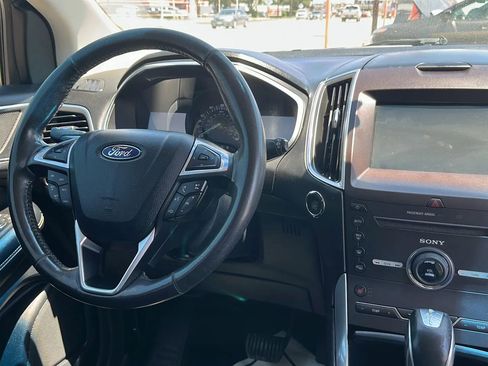 Used 2015 Ford Edge Titanium w/ Technology Package FWD image 5