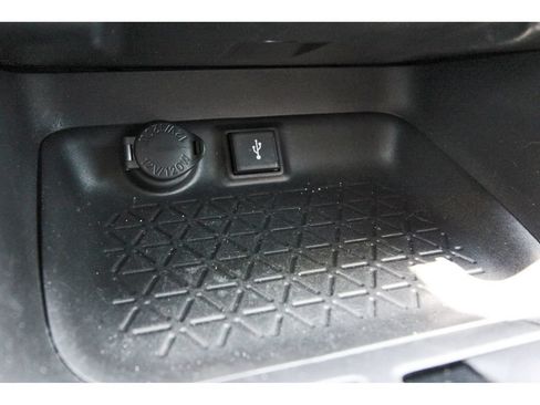 Used 2022 Toyota RAV4 XLE w/ Convenience Package FWD image 29