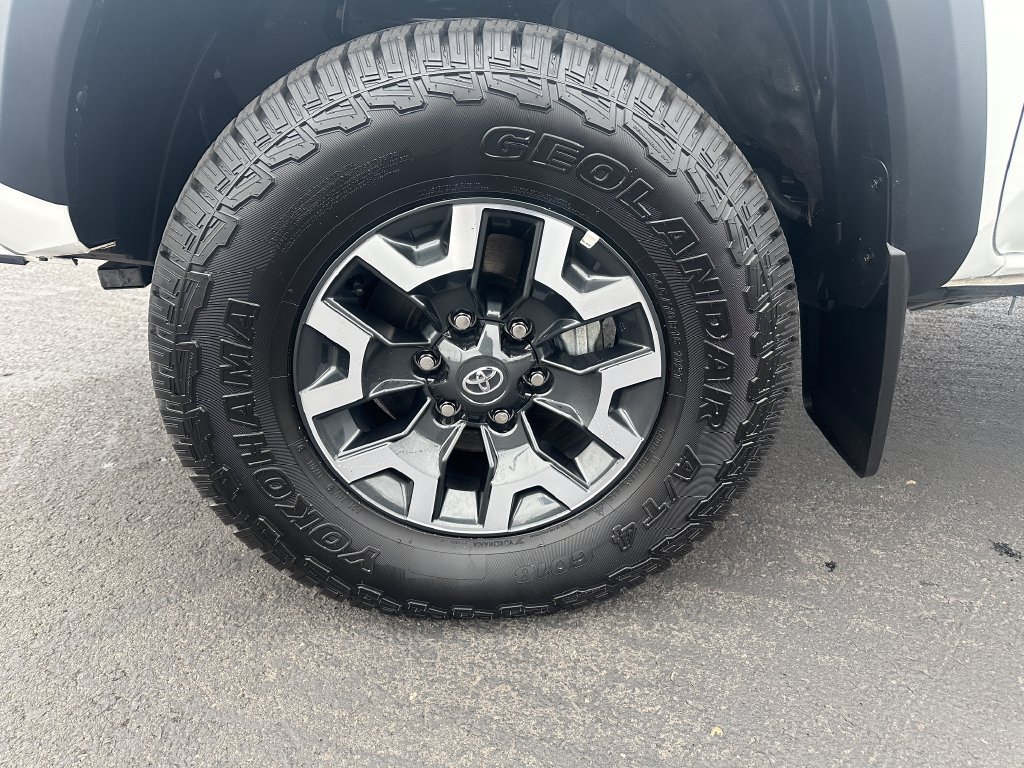 Certified 2023 Toyota Tacoma TRD Off-Road w/ Technology Package AWD/4WD image 13