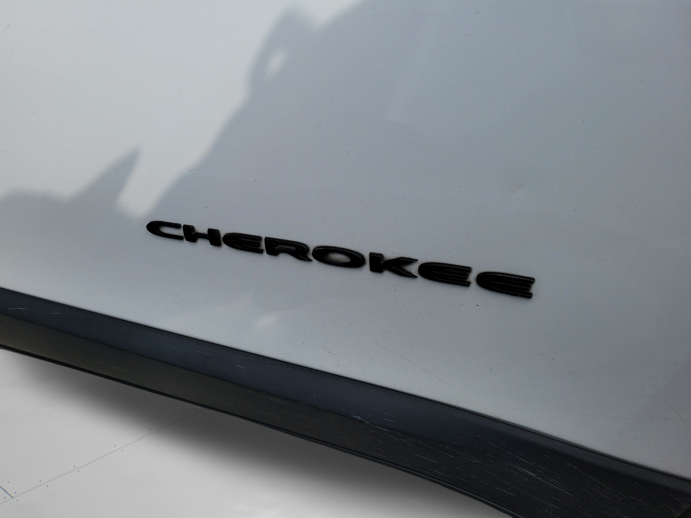 Used 2018 Jeep Cherokee Limited w/ Technology Group FWD image 15