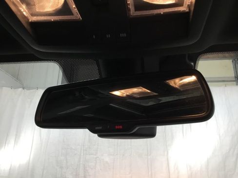 Used 2022 Dodge Challenger R/T w/ Plus Package image 27