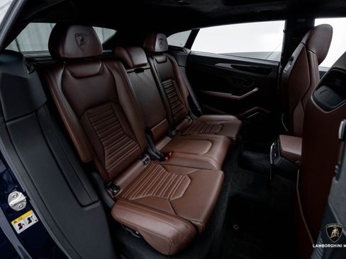 Used 2025 Lamborghini Urus SE image 48