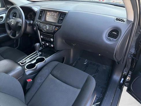 Used 2020 Nissan Pathfinder S image 26