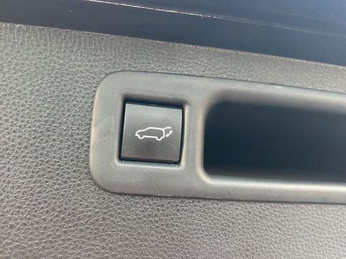 Used 2022 Toyota Highlander XLE image 36