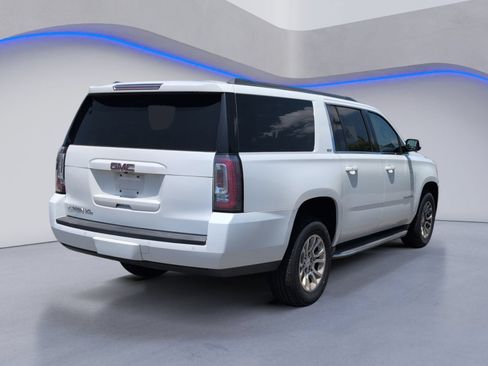 Used 2016 GMC Yukon XL SLT RWD image 3