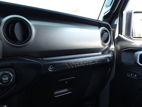 Used 2020 Jeep Wrangler Sport AWD/4WD image 24